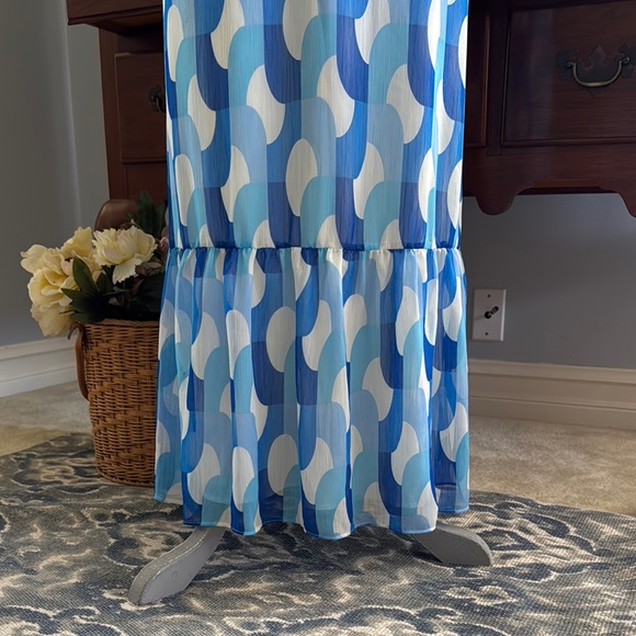 Donna Morgan Blue and White Patterned Dress Size 12 - Picture 9 of 14